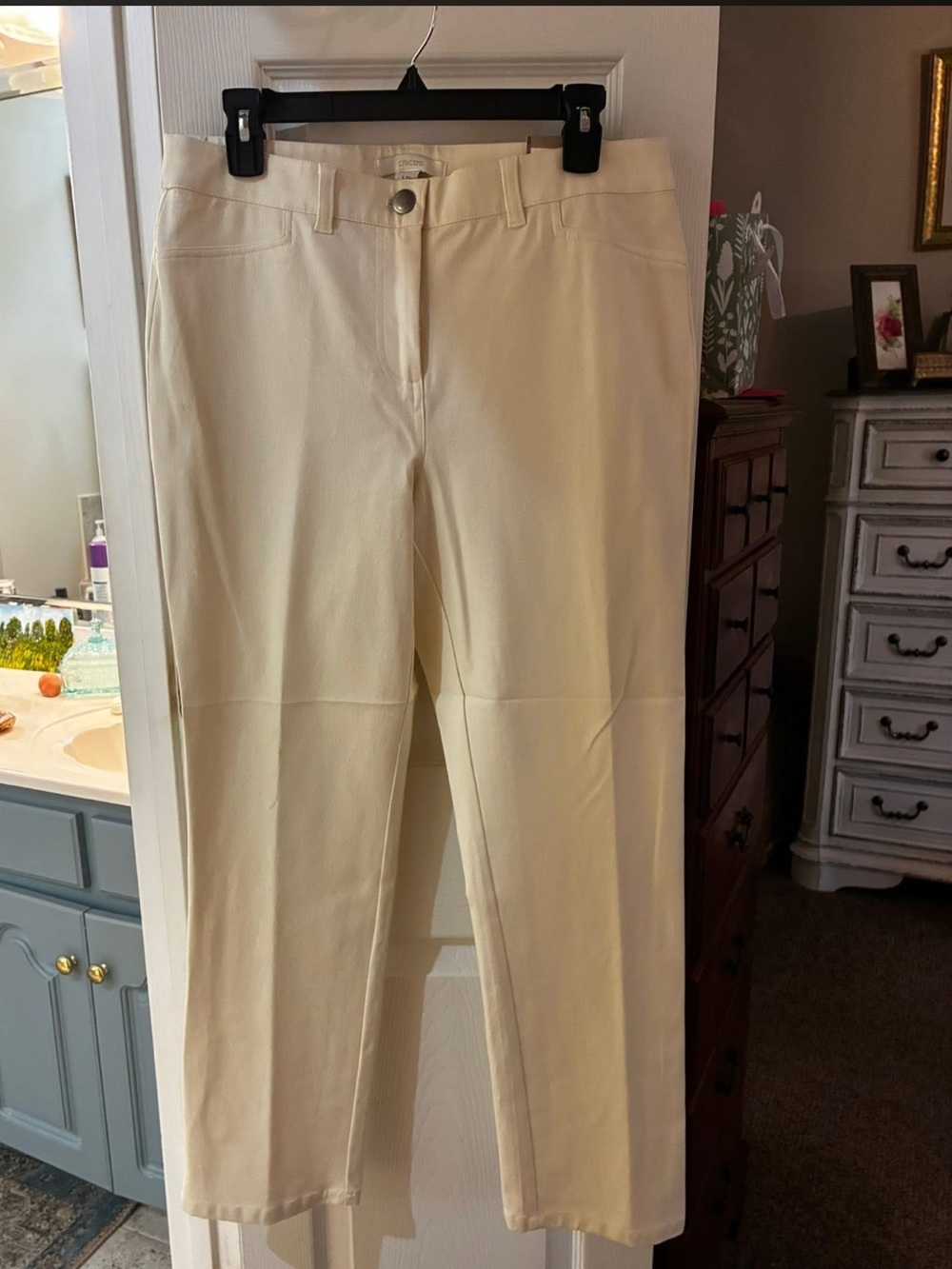 NWT Chico’s Cream The Ultimate Fit Stretch Ankle Pants SZ 1.5/12